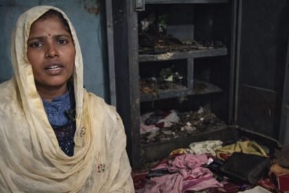 Ambedkar Nagar Theft in Shamsuddinpur village under Samanpur police station area.