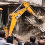 ambedkar nagar me avaidh atikraman par bulldozer action